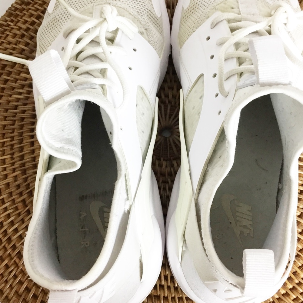 Nike Air Huarache Triple White Gum Bottom DR9883-100 Men's Shoes Size 11 Men’s - Picture 11 of 11